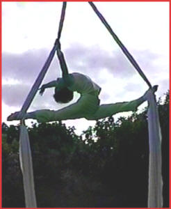 Arch in the Sky silks performer