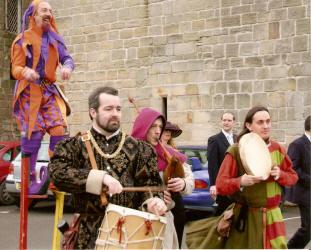 Medieval procession with Trouvere and Kris Katchit