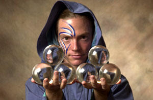 Crystal ball manipulation. Contact jugling by the Fluid Druid  
