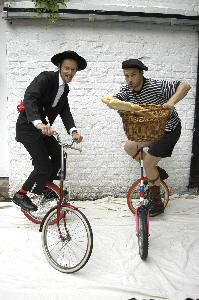 A unicycling Spaniard & French onion seller